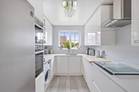 A06 - 64 Shearwater Dr Torquay - 240828