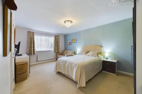 EweMove South Molton - Ash Drive - Master Suite 1