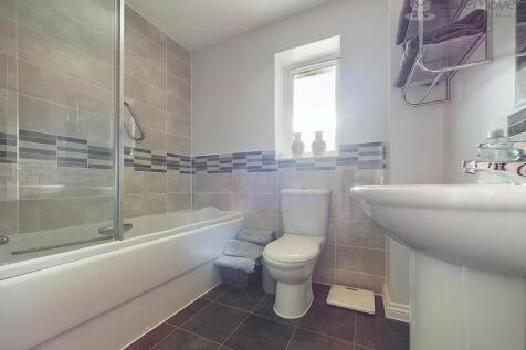 EweMove South Molton - Ash Drive - Family Bathroom