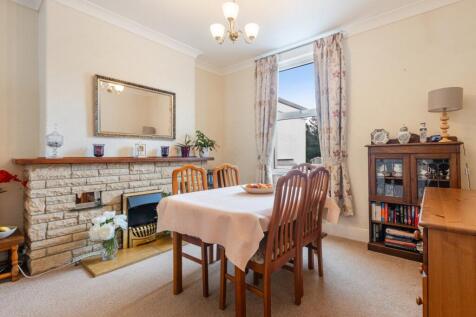 A10 - 8 Carlton Rd Torquay - 241209