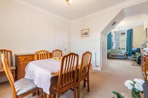 A11 - 8 Carlton Rd Torquay - 241209