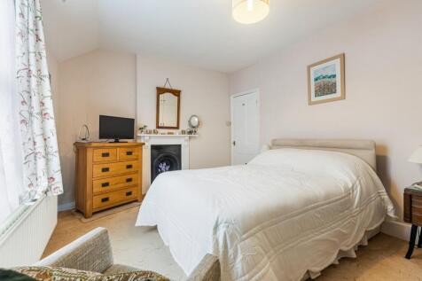 A13 - 8 Carlton Rd Torquay - 241209