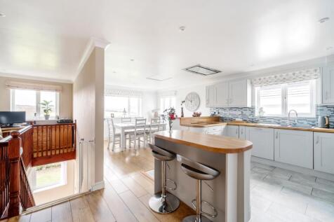 Kitchen Diner 2
