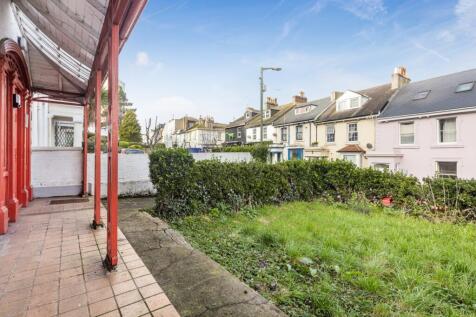 A04 - 50 Abbey Road Torquay - 250124