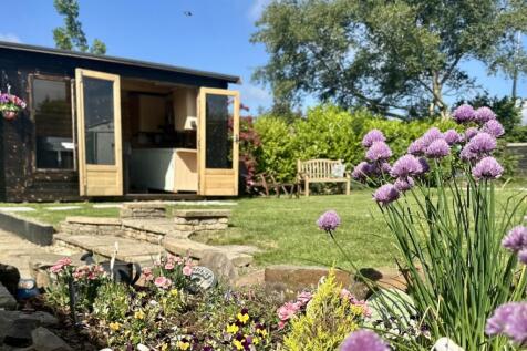 EweMove South Molton - Four Ways Drive - Garden