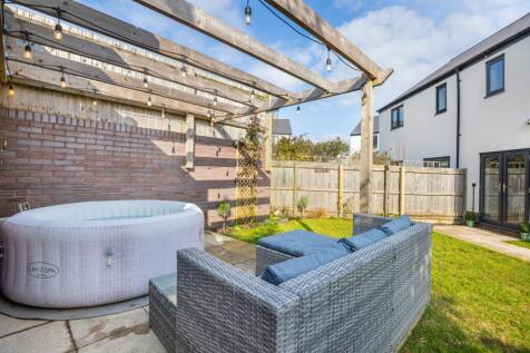 A08 - 43 Wilkins Drive Paignton - 250326