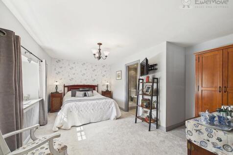 EweMove South Molton - Pollards Farm - Master Suit