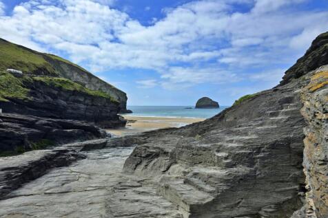 Trebarwith Strand Beach