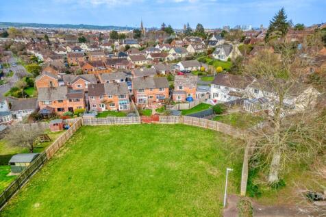 Ewemove Taunton - Parkfield Crescent (2)