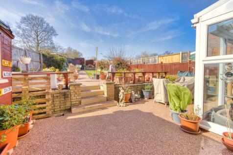 Ewemove Taunton - Parkfield Crescent (2)