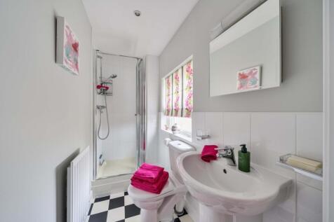 Ensuite to Bedroom 1