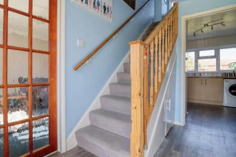 Entrance Hall EweMove Swindon South