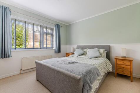A13 - 30 Copythorne Rd Brixham - 250423