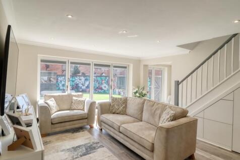 Lounge EweMove Swindon South