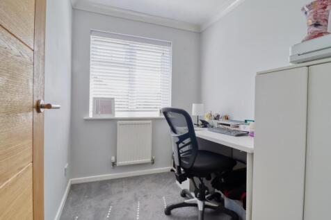 Bedroom Three EweMove Swindon South