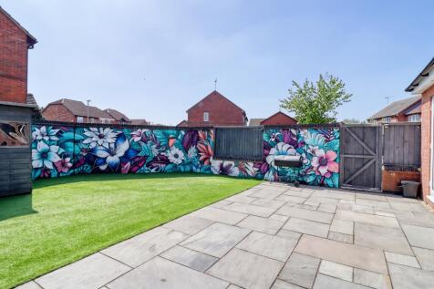 Garden EweMove Swindon South