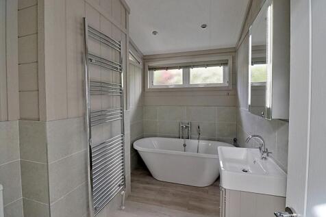 MP24 Family Bathroom