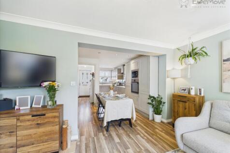 EweMove South Molton - Raleigh Mead - Living Area 