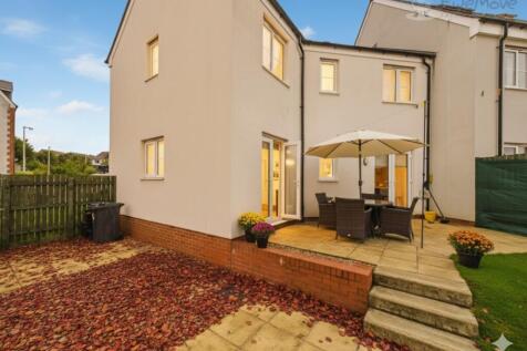 VIRTUALLY STAGED AUTUMN SCENE