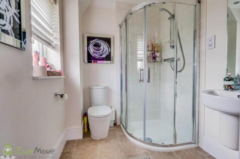 Bedroom 2 - Ensuite