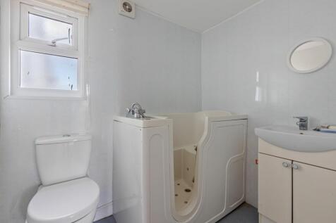 A19 - 115 Goodrington Road Paignton - 250606
