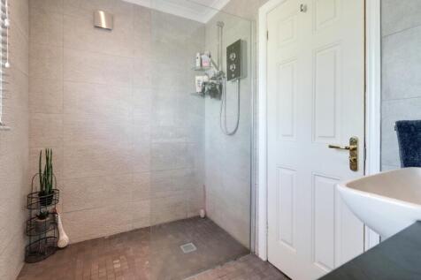 1st Floor Shower Room
