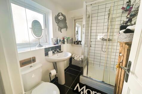 Family-Bathroom-2