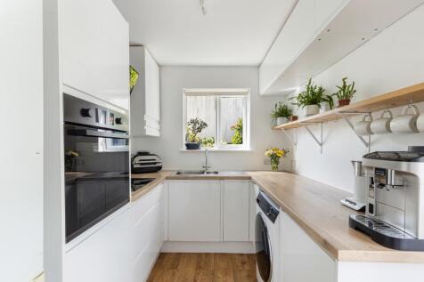 A16 - 14 Clifton Crescent, Paignton - 250626