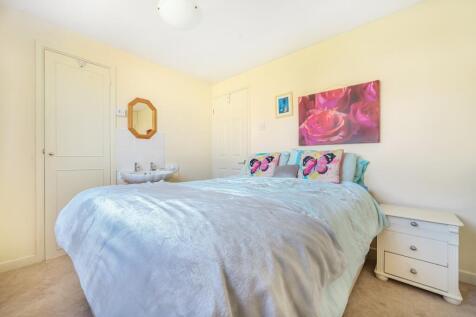 Bedroom 2 (2)