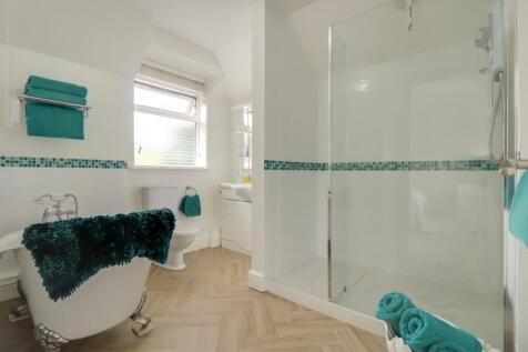 Ensuite Bedroom 2