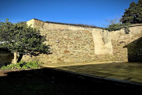 EweMove South Molton - East Street - Courtyard Gar