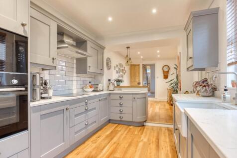 Ewemove Taunton Greenway Av (11)