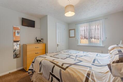 A12 - 29 Merlin Way, Torquay - 250724
