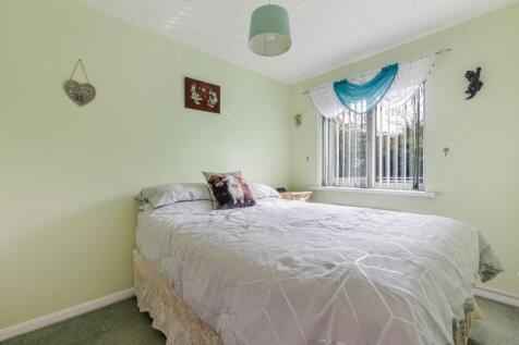 A14 - 29 Merlin Way, Torquay - 250724