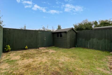 Garden Ewemove Swindon South