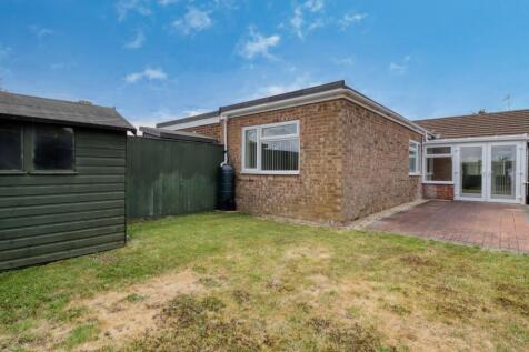 Garden Ewemove Swindon South