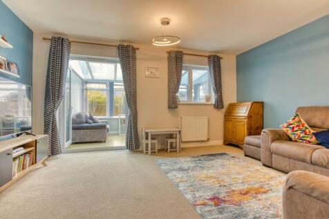 Ewemove Taunton - Roys Place (7)