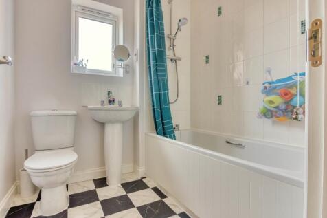 Ewemove Taunton - Roys Place (4)