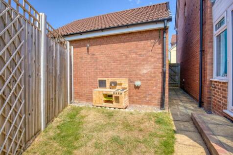 Ewemove Taunton - Roys Place (15)