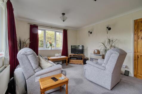 Lounge - EweMove Swindon South