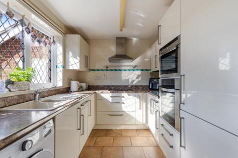 A15 - 9 Fox Tor Close, Paignton - 250821