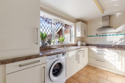 A14 - 9 Fox Tor Close, Paignton - 250821
