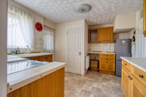 Kitchen - EweMove Swindon South