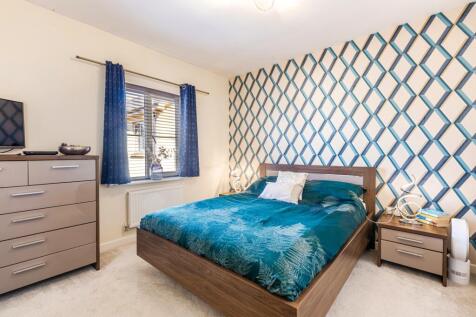 A14 - 49 Charles Road, Kingskerswell - 250904