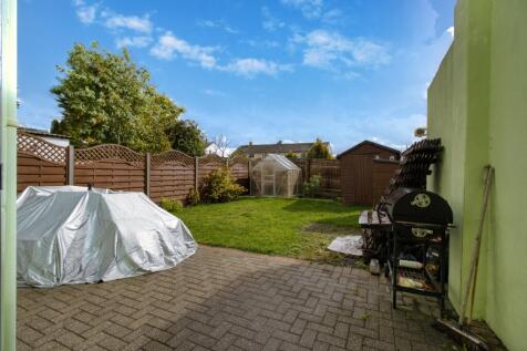 Garden - EweMove Swindon South