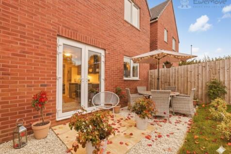 VIRTUALLY STAGED AUTUMN SCENE