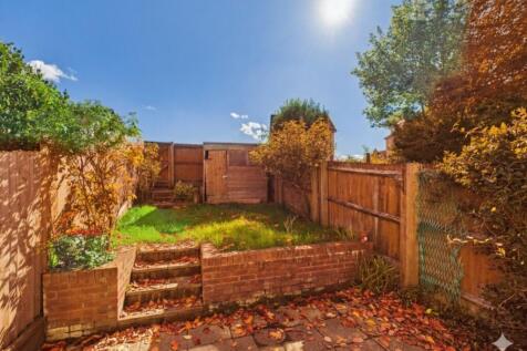 VIRTUALLY STAGED AUTUMN SCENE