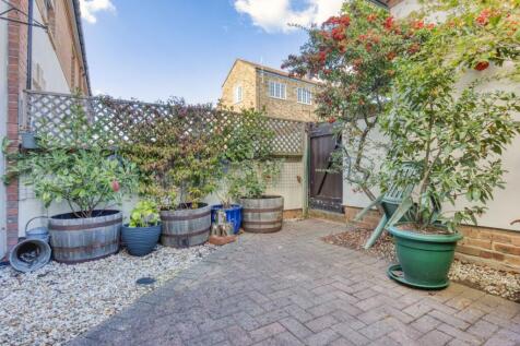 Ewemove Taunton - Eastgate Gardens (8)