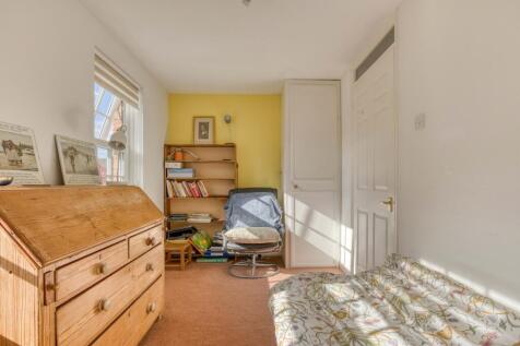 Ewemove Taunton - Eastgate Gardens (1)