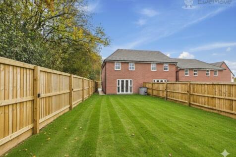 EWEMOVE TIVERTON - REAR GARDEN